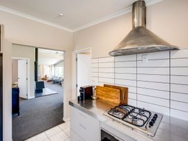 Sea Deck Haven - Hastings Holiday Home -  - 1167427 - thumbnail photo 10