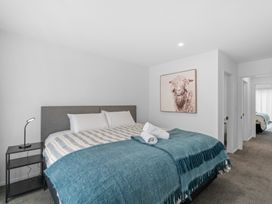 Coronet Peak Luxe - Queenstown Holiday Home -  - 1167429 - thumbnail photo 9