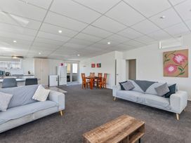 Central Comfort - Lake Taupo Holiday Home -  - 1167487 - thumbnail photo 2