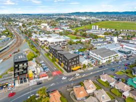 Layard Apartments 421 – West Auckland Apartment -  - 1167488 - thumbnail photo 12