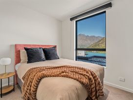 Lake Panorama - Queenstown Holiday Home -  - 1167491 - thumbnail photo 13