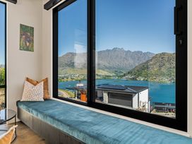 Lake Panorama - Queenstown Holiday Home -  - 1167491 - thumbnail photo 8