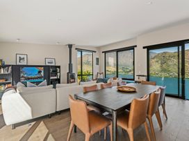 Lake Panorama - Queenstown Holiday Home -  - 1167491 - thumbnail photo 7