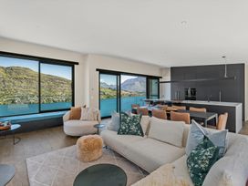 Lake Panorama - Queenstown Holiday Home -  - 1167491 - thumbnail photo 6