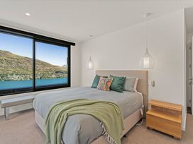 Lake Panorama - Queenstown Holiday Home -  - 1167491 - thumbnail photo 15