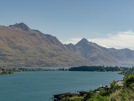 Lake Panorama - Queenstown Holiday Home -  - 1167491 - thumbnail photo 25