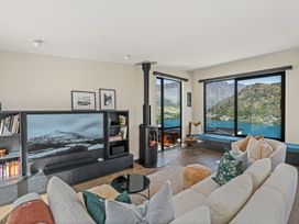 Lake Panorama - Queenstown Holiday Home -  - 1167491 - thumbnail photo 3