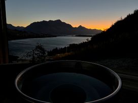 Lake Panorama - Queenstown Holiday Home -  - 1167491 - thumbnail photo 26