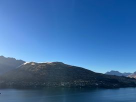Lake Panorama - Queenstown Holiday Home -  - 1167491 - thumbnail photo 33