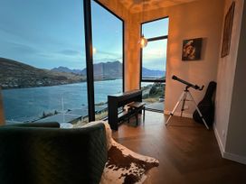 Lake Panorama - Queenstown Holiday Home -  - 1167491 - thumbnail photo 3