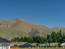 Mountain Majesty - Wanaka Holiday Home -  - 1167492 - thumbnail photo 15