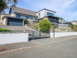 6 bedroom Cottage for rent in Trearddur Bay