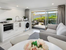 Two Palms - Waihi Beach Holiday Apartment -  - 1167578 - thumbnail photo 9