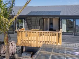 Spacious Family Getaway - Whangamata Holiday Home -  - 1167580 - thumbnail photo 8