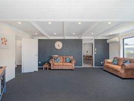 Spacious Family Getaway - Whangamata Holiday Home -  - 1167580 - thumbnail photo 11