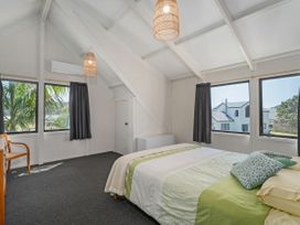 Spacious Family Getaway - Whangamata Holiday Home -  - 1167580 - thumbnail photo 27