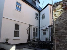 4 bedroom Cottage for rent in Dartmouth