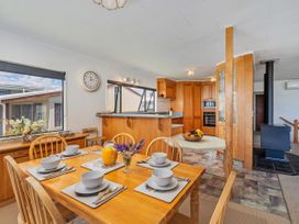 Jack and Enid’s Whangamata Beach House -  - 1168068 - thumbnail photo 9