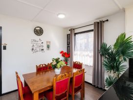 Altamas Lodge - Dannevirke Holiday Home -  - 1168078 - thumbnail photo 11