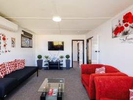 Altamas Lodge - Dannevirke Holiday Home -  - 1168078 - thumbnail photo 4