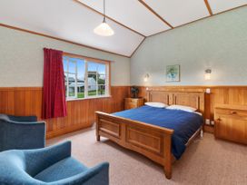 Huka Falls Cottage - Lake Taupo Holiday Home -  - 1168080 - thumbnail photo 7