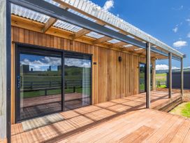 Cozy Cabin with a View - Ohakune Holiday Home -  - 1168129 - thumbnail photo 4