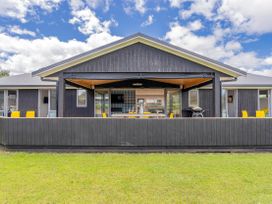 Beach Break Bach - Whangapoua Holiday Home -  - 1168220 - thumbnail photo 1