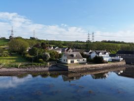 3 bedroom Cottage for rent in Pembroke