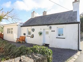 2 bedroom Cottage for rent in Brynsiencyn