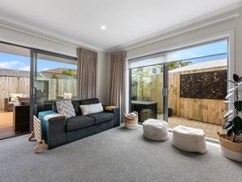 Unwind Papamoa Beach - Papamoa Holiday Home -  - 1169048 - thumbnail photo 7