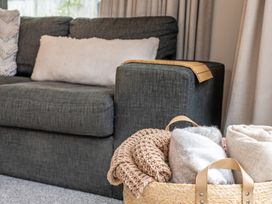 Unwind Papamoa Beach - Papamoa Holiday Home -  - 1169048 - thumbnail photo 9