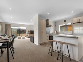Unwind Papamoa Beach - Papamoa Holiday Home -  - 1169048 - thumbnail photo 15