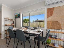 Unwind Papamoa Beach - Papamoa Holiday Home -  - 1169048 - thumbnail photo 10