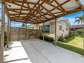 Unwind Papamoa Beach - Papamoa Holiday Home -  - 1169048 - thumbnail photo 32