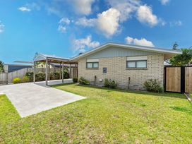 Unwind Papamoa Beach - Papamoa Holiday Home -  - 1169048 - thumbnail photo 31