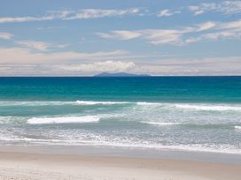 Unwind Papamoa Beach - Papamoa Holiday Home -  - 1169048 - thumbnail photo 29