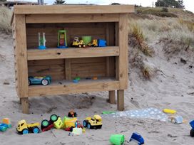 Unwind Papamoa Beach - Papamoa Holiday Home -  - 1169048 - thumbnail photo 28