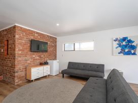 Seascape Beachfront A - Whangamata Holiday Unit -  - 1169459 - thumbnail photo 24