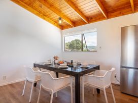 Seascape Beachfront A - Whangamata Holiday Unit -  - 1169459 - thumbnail photo 11
