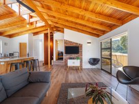 Seascape Beachfront A - Whangamata Holiday Unit -  - 1169459 - thumbnail photo 9
