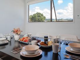 Seascape Beachfront A - Whangamata Holiday Unit -  - 1169459 - thumbnail photo 10
