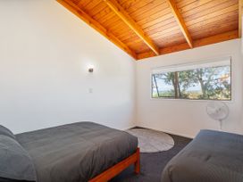 Seascape Beachfront A - Whangamata Holiday Unit -  - 1169459 - thumbnail photo 20