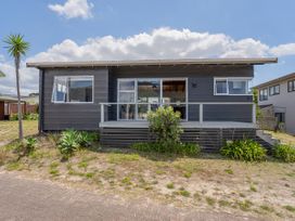 Stones Throw from the Beach - Pauanui Holiday Home -  - 1169867 - thumbnail photo 27