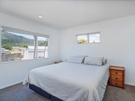 Stones Throw from the Beach - Pauanui Holiday Home -  - 1169867 - thumbnail photo 12
