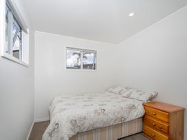 Stones Throw from the Beach - Pauanui Holiday Home -  - 1169867 - thumbnail photo 14
