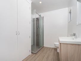 Stones Throw from the Beach - Pauanui Holiday Home -  - 1169867 - thumbnail photo 17