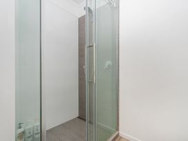 Stones Throw from the Beach - Pauanui Holiday Home -  - 1169867 - thumbnail photo 18