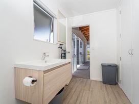 Stones Throw from the Beach - Pauanui Holiday Home -  - 1169867 - thumbnail photo 19