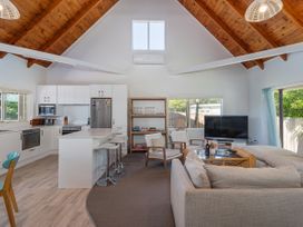 Golden Sands Getaway - Whangamata Holiday Home -  - 1170285 - thumbnail photo 10