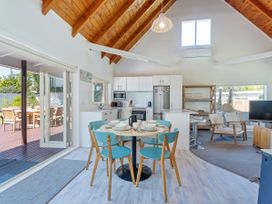 Golden Sands Getaway - Whangamata Holiday Home -  - 1170285 - thumbnail photo 7